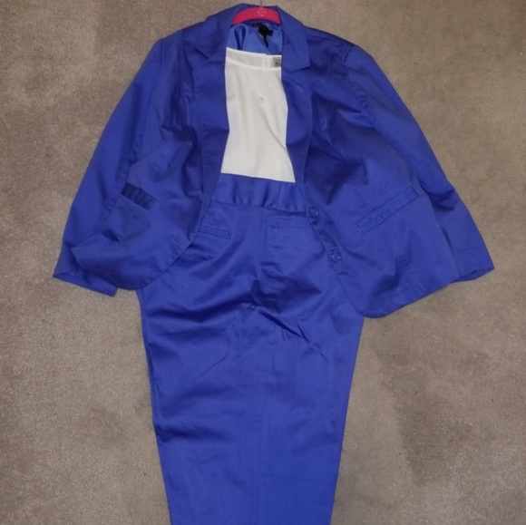 Blazer - Picture 4 of 4